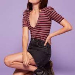 Reformation v-neck t-shirt ray top